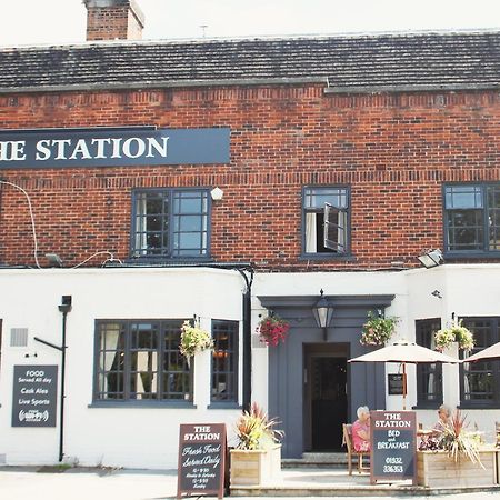 Hotel The Station West Byfleet Exterior foto